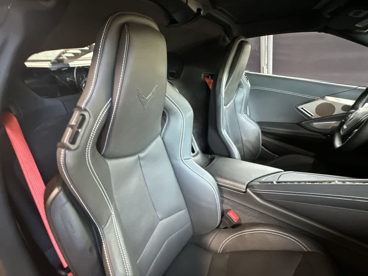 Used 2025 Chevrolet Corvette Stingray Preferred Cpe w/ Z51 Performance Package RWD image 26