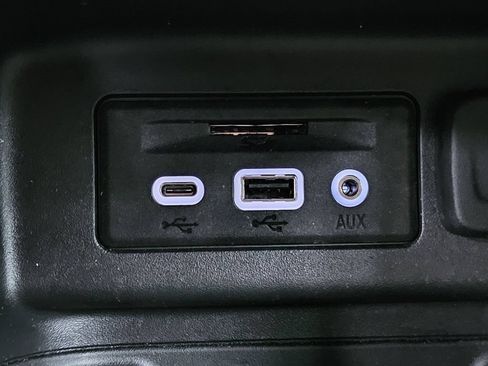 Used 2022 Chevrolet Equinox Premier AWD/4WD image 18