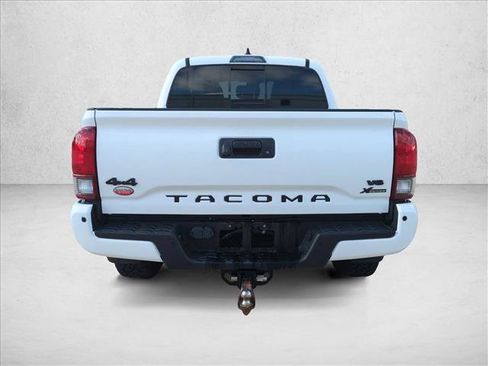 Certified 2022 Toyota Tacoma SR5 AWD/4WD image 6