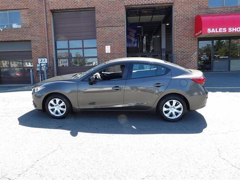 Used 2015 MAZDA MAZDA3 i SV image 4