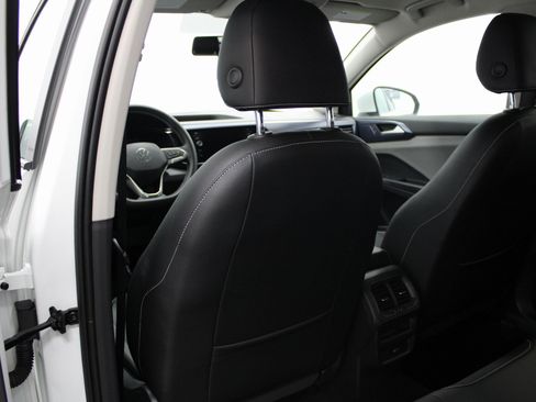 Used 2022 Volkswagen Taos SE image 19