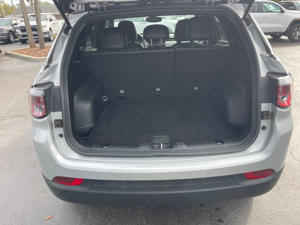 Used 2025 Jeep Compass Limited AWD/4WD image 5