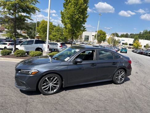 Used 2023 Honda Civic Touring image 6