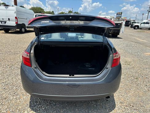 Used 2017 Toyota Corolla LE FWD image 14