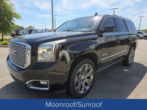 Used 2015 GMC Yukon Denali w/ Premium Package AWD/4WD image 3