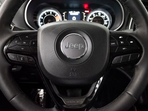 Used 2021 Jeep Cherokee Latitude Plus AWD/4WD image 13