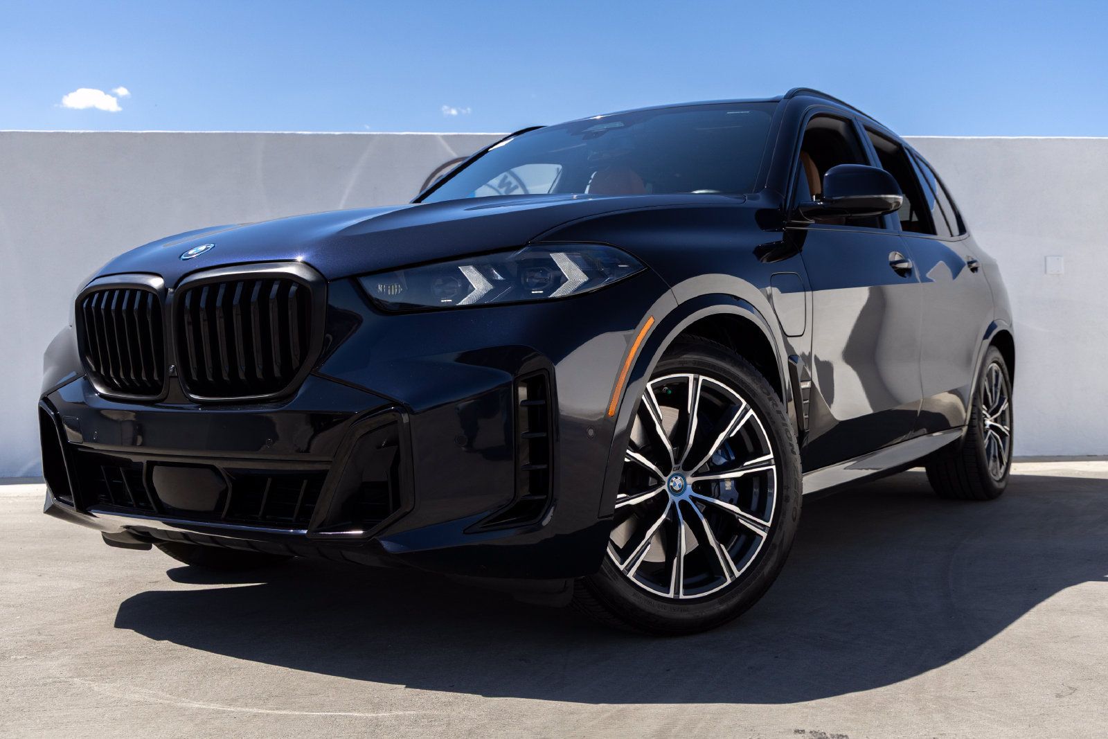 Certified 2024 BMW X5 xDrive50e w/ M Sport Package AWD/4WD image 8