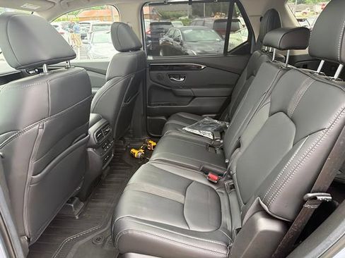 Used 2025 Honda Pilot Touring image 19