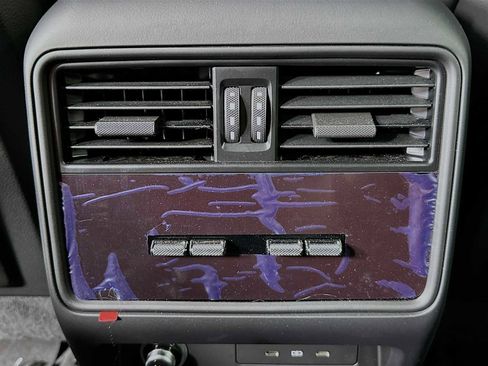 Certified 2025 Porsche Cayenne image 27