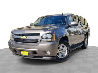 Used 2012 Chevrolet Suburban LT image 1