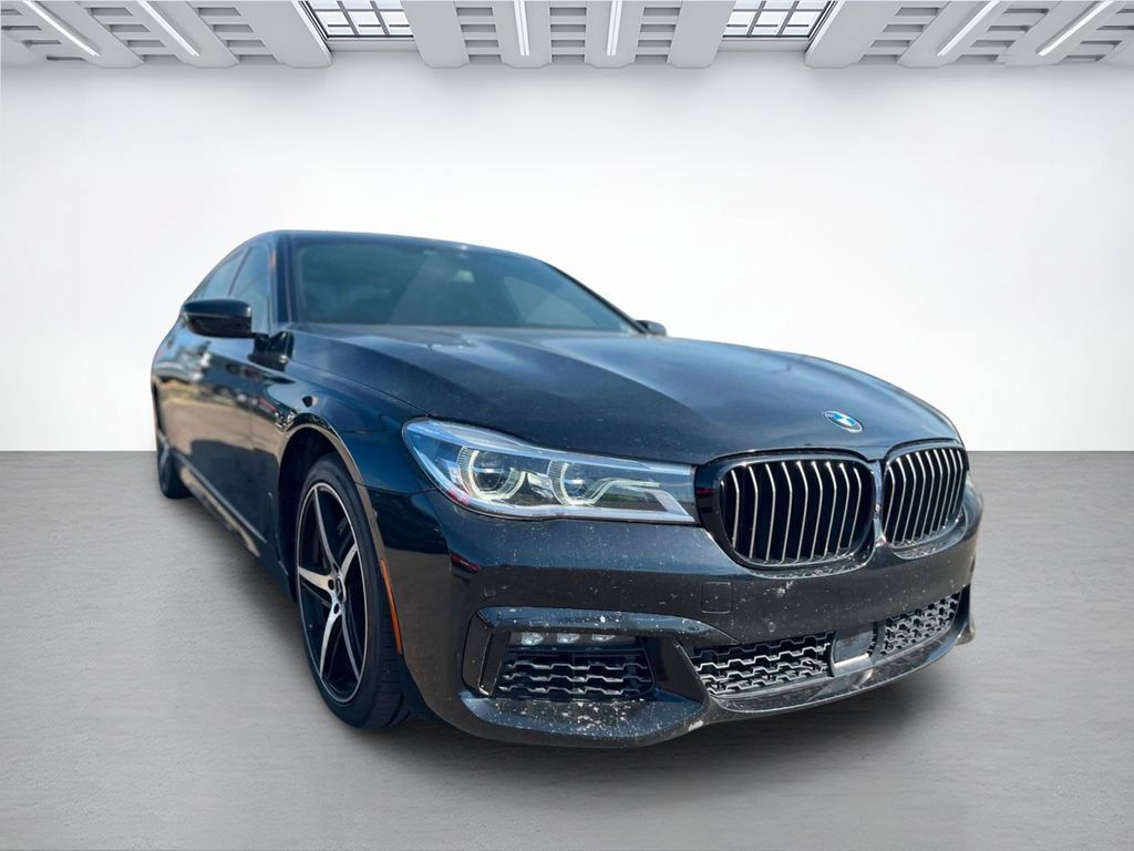 Used 2018 BMW 750i xDrive AWD/4WD image 3
