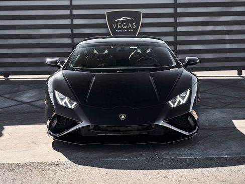 Used 2021 Lamborghini Huracan EVO image 13