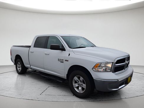 Used 2019 RAM 1500 Classic SLT AWD/4WD image 7