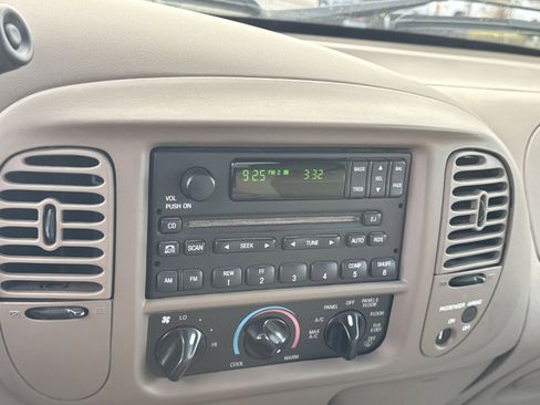 Used 2002 Ford F150 Lariat image 24