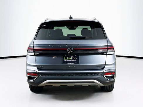 Used 2025 Volkswagen Taos SE AWD/4WD image 7