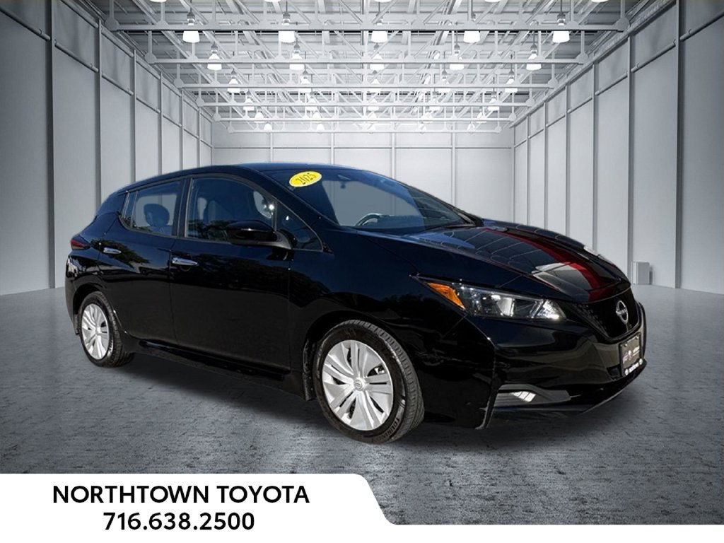Used 2025 Nissan Leaf S FWD image 6