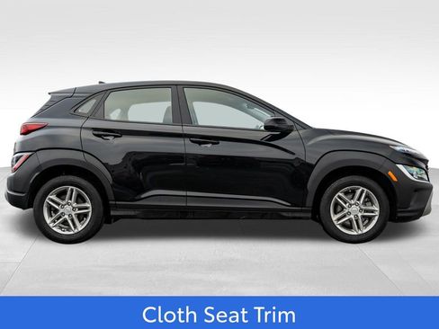 Used 2022 Hyundai Kona SE image 8