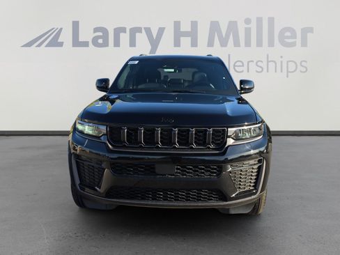 New 2026 Jeep Grand Cherokee Altitude AWD/4WD image 8