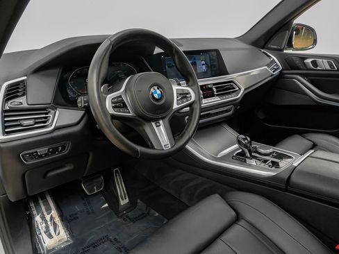 Used 2019 BMW X5 xDrive40i w/ M Sport Package image 3