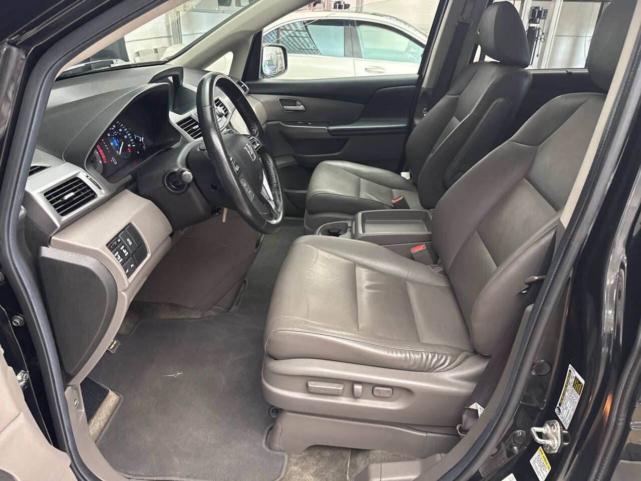 Used 2013 Honda Odyssey Touring Elite image 11