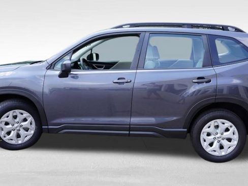 Used 2022 Subaru Forester image 3