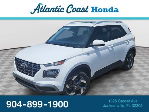 Used 2022 Hyundai Venue SEL FWD image 1