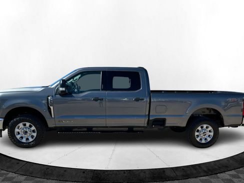 Used 2024 Ford F250 XLT image 2