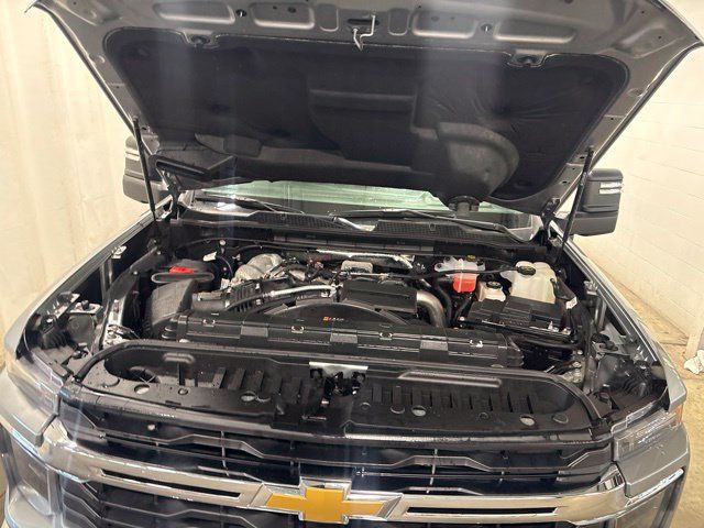 Used 2025 Chevrolet Silverado 2500 LT w/ Convenience Package AWD/4WD image 8