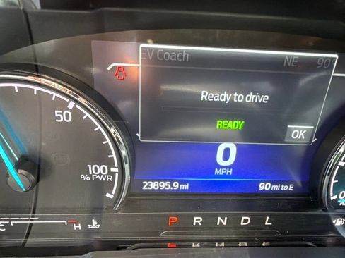 Used 2023 Ford Maverick Lariat FWD image 9