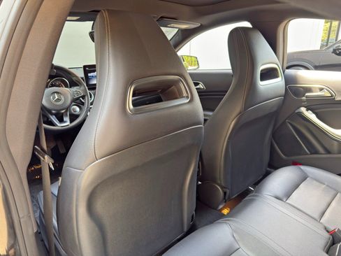 Used 2018 Mercedes-Benz CLA 250 4MATIC image 33