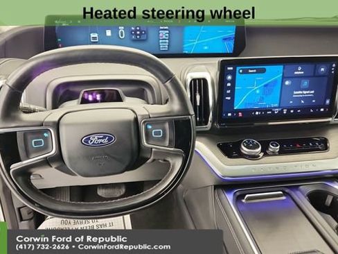 Certified 2025 Ford Expedition Max Platinum image 17