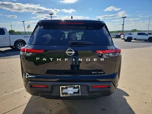 Used 2022 Nissan Pathfinder SV AWD/4WD image 5