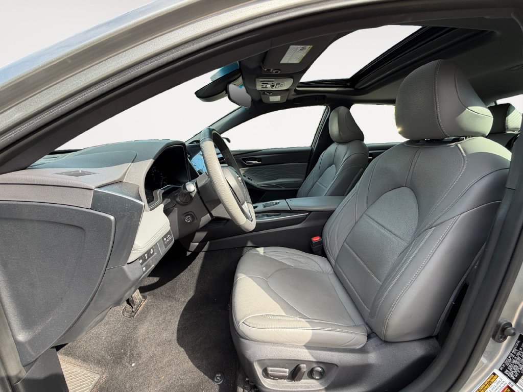 Used 2019 Toyota Avalon Limited FWD image 11