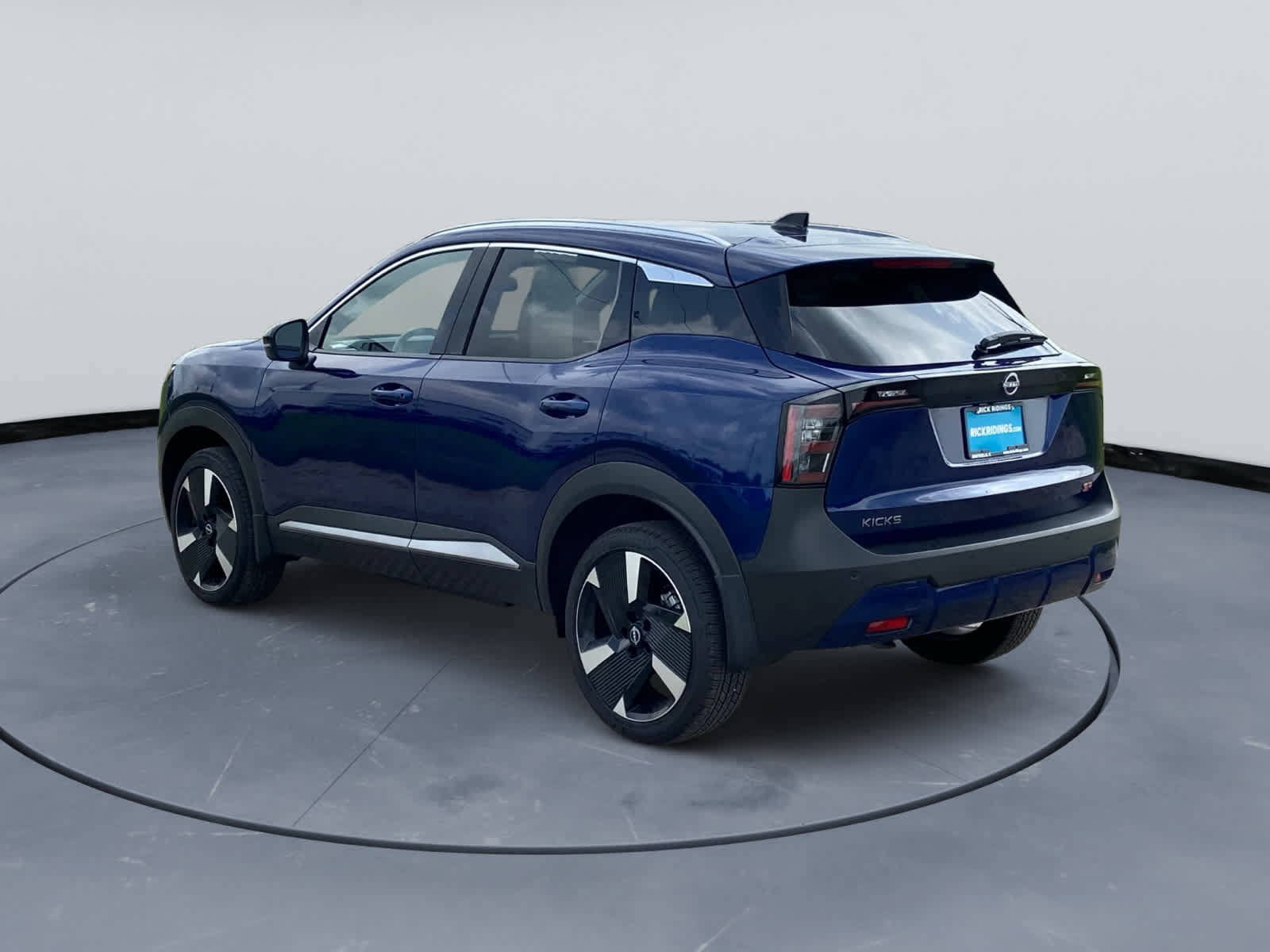 Used 2026 Nissan Kicks SR FWD image 9