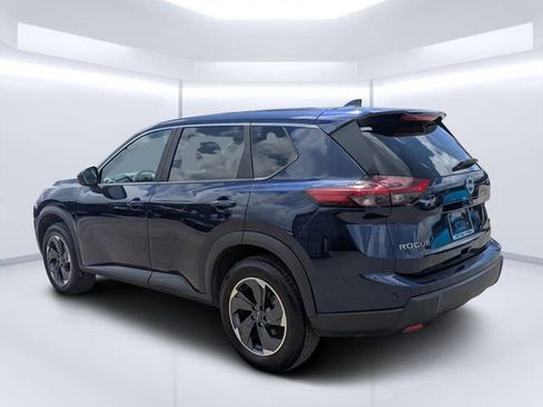 Used 2024 Nissan Rogue SV FWD image 5