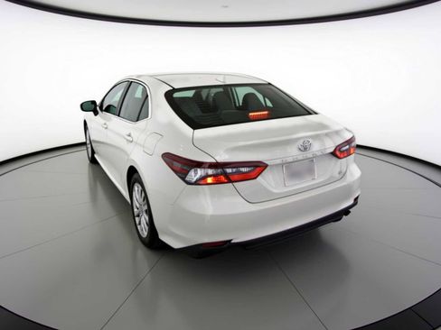 Used 2023 Toyota Camry LE image 4