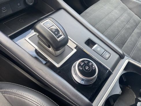 Used 2024 Mitsubishi Outlander SE image 22