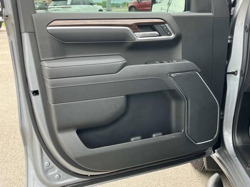 New 2025 GMC Sierra 1500 SLE image 23