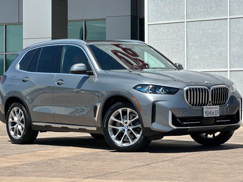 Used 2024 BMW X5 xDrive40i w/ Premium Package AWD/4WD image 2