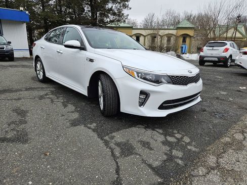 Used 2018 Kia Optima S w/ Panoramic Sunroof Package image 7