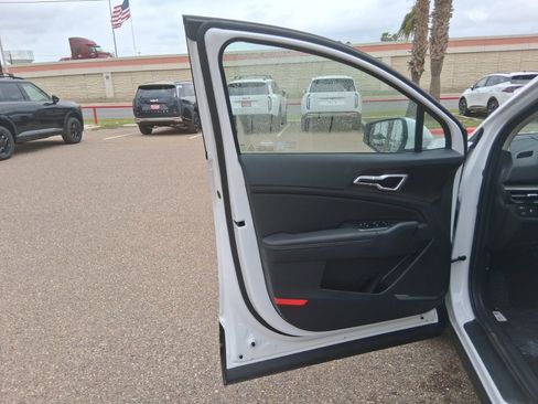 New 2026 Kia Sportage EX FWD image 15