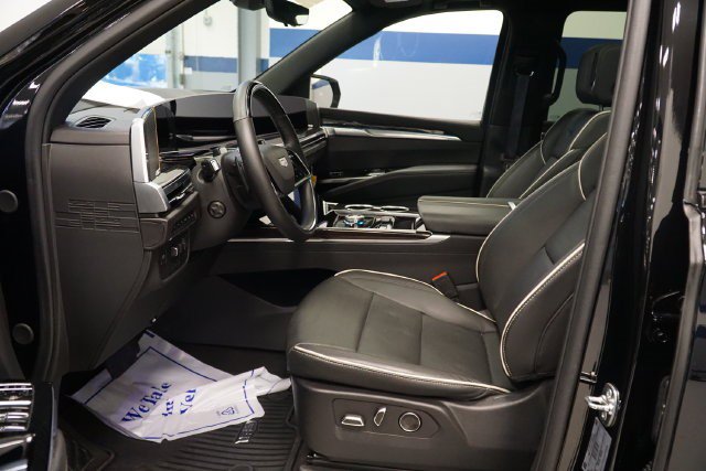 Certified 2025 Cadillac Escalade ESV Premium Luxury w/ Touring Package AWD/4WD image 16