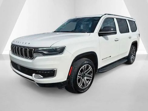 Used 2024 Jeep Wagoneer Series II w/ Flexible Seating Group AWD/4WD image 3