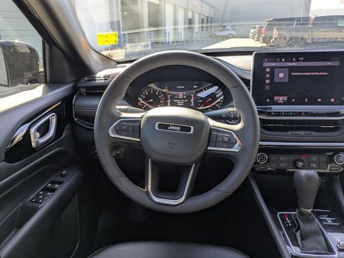 Used 2024 Jeep Compass Latitude w/ Convenience Group image 20