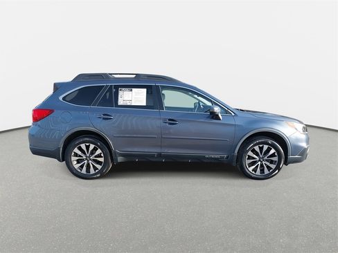 Used 2016 Subaru Outback 3.6R Limited image 4