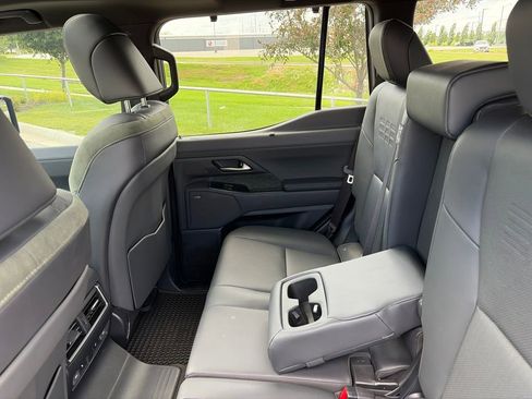 Used 2025 Lexus GX 550 w/ Accessory Package (CT) AWD/4WD image 46