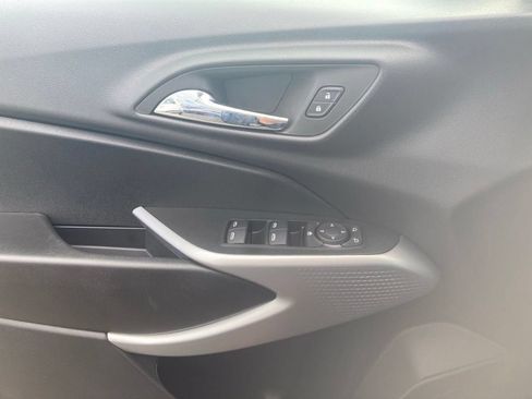 New 2026 Chevrolet Trax RS w/ Sunroof Package FWD image 19