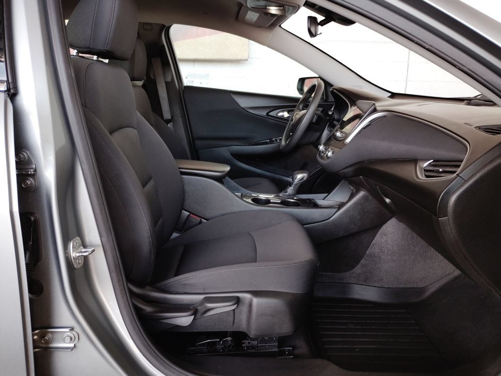Used 2024 Chevrolet Malibu LS FWD image 14