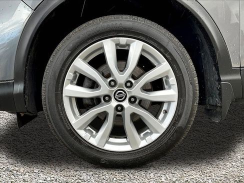 Used 2020 Nissan Rogue Sport SV image 9