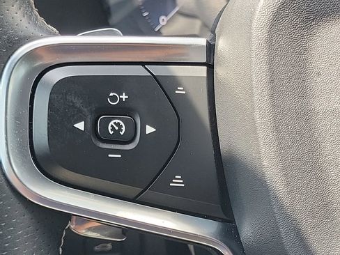 Used 2019 Volvo XC40 T5 R-Design AWD/4WD image 19